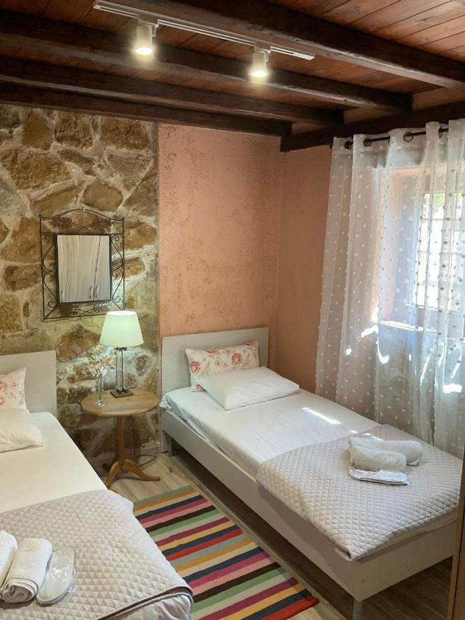 Stonehouse & Casa Al Sole E Al Mare Villa Néa Róda Kültér fotó