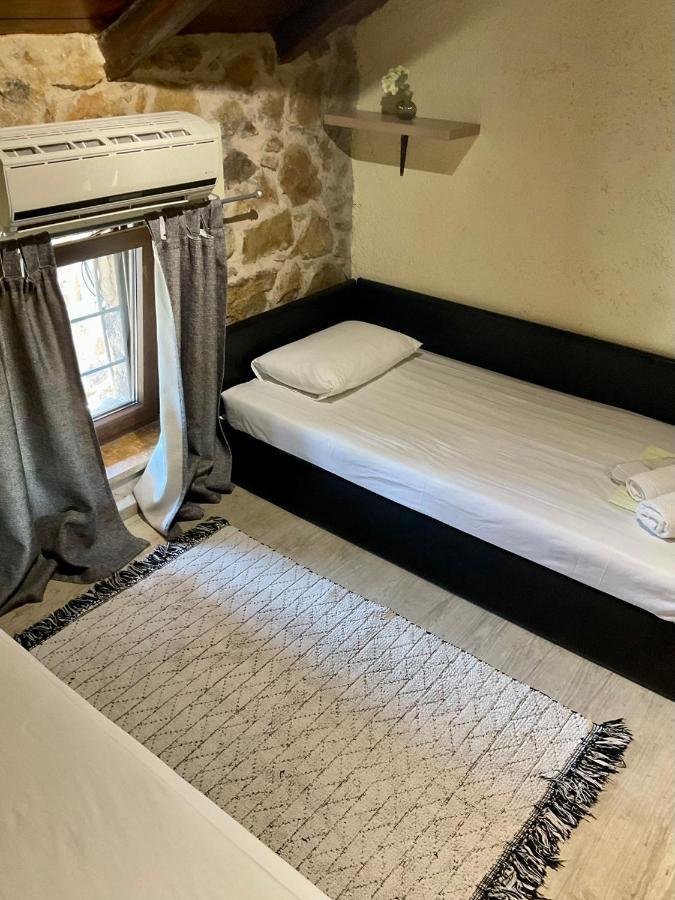 Stonehouse & Casa Al Sole E Al Mare Villa Néa Róda Kültér fotó